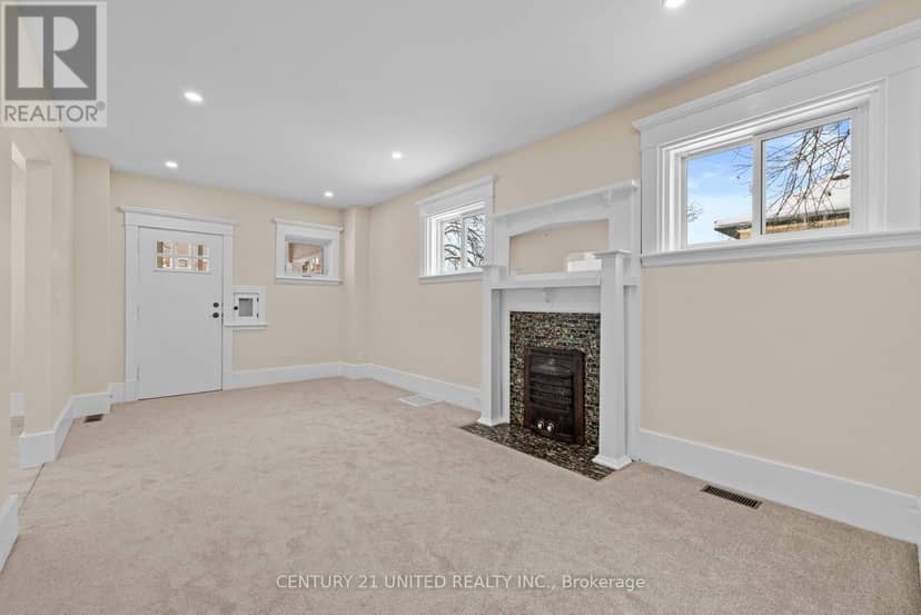 375 Downie Street — photo 13 of 40