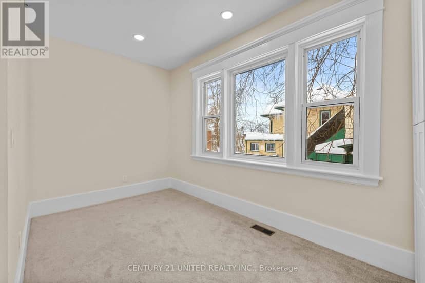 375 Downie Street — photo 3 of 40