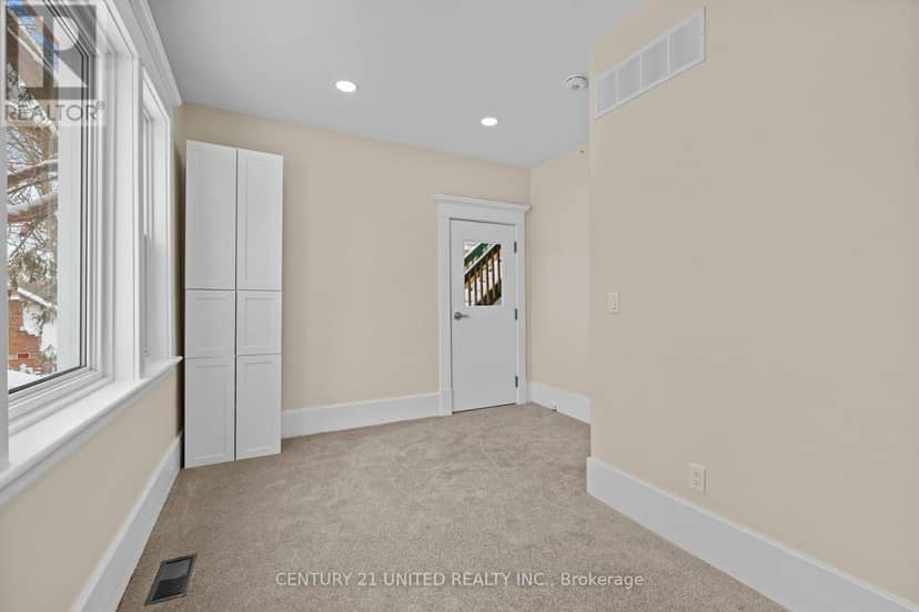375 Downie Street — photo 4 of 40