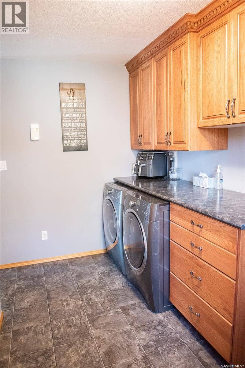 53 Lakeside DRIVE — photo 8 of 40