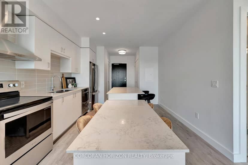 1511 - 15 Glebe Street — photo 19 of 35