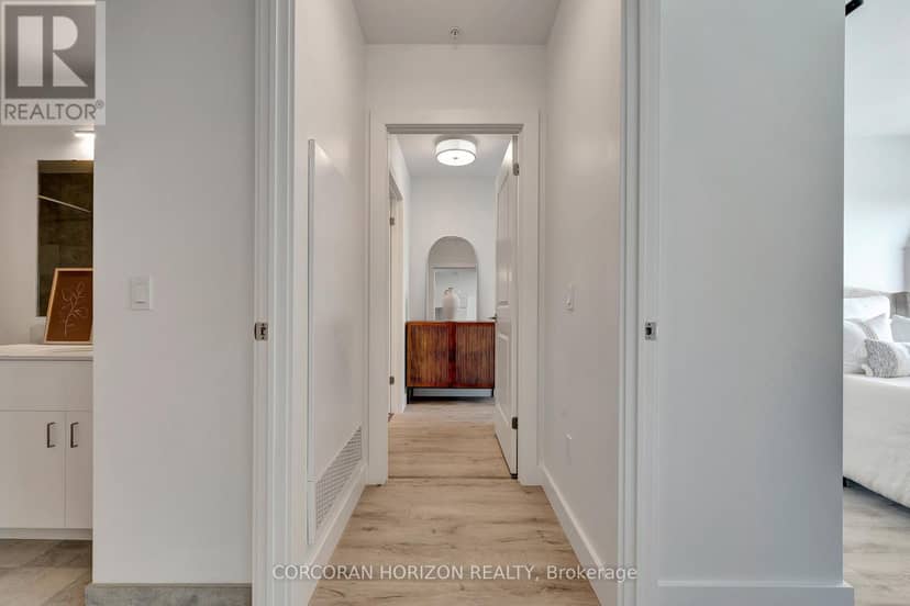 1511 - 15 Glebe Street — photo 26 of 35