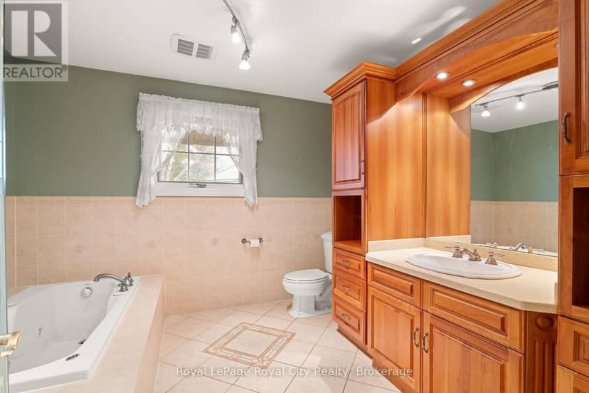 4646 Sideroad 20 N — photo 28 of 40