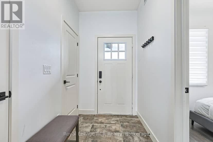 305 - 12 Beckwith Lane — photo 8 of 38