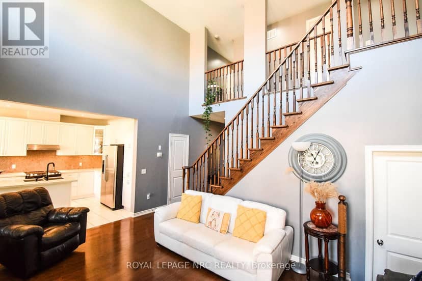 4343 Chemonda Street — photo 11 of 40