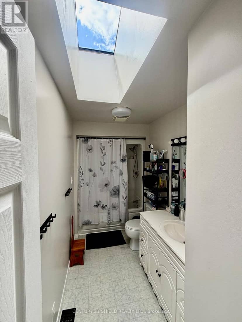 17637 Island Rd Road E — photo 23 of 40
