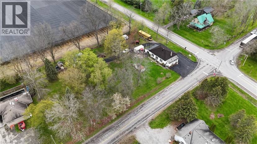 740 HILLCREST Road — photo 14 of 16