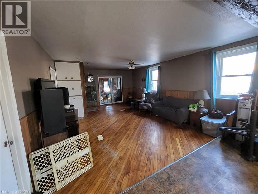 740 HILLCREST Road — photo 4 of 16