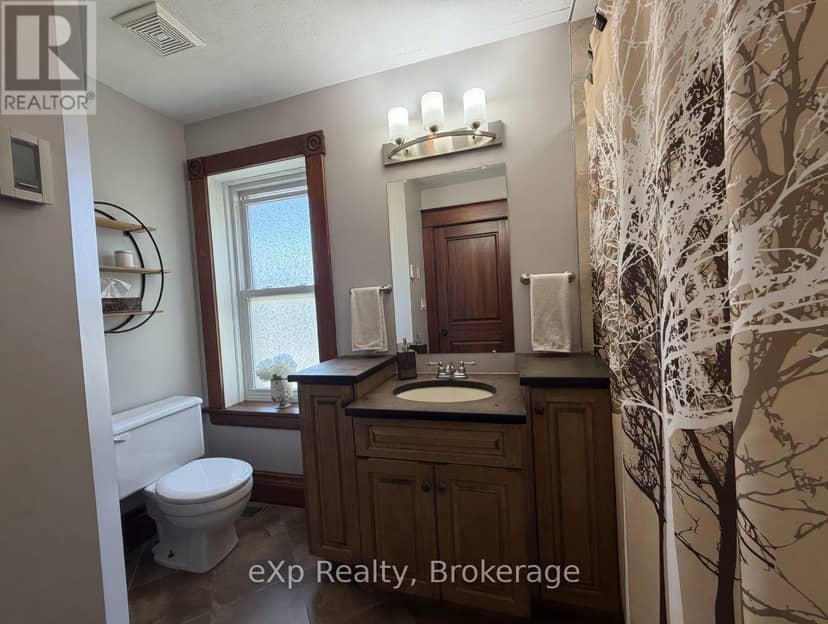 625 Gibson Street — photo 11 of 19