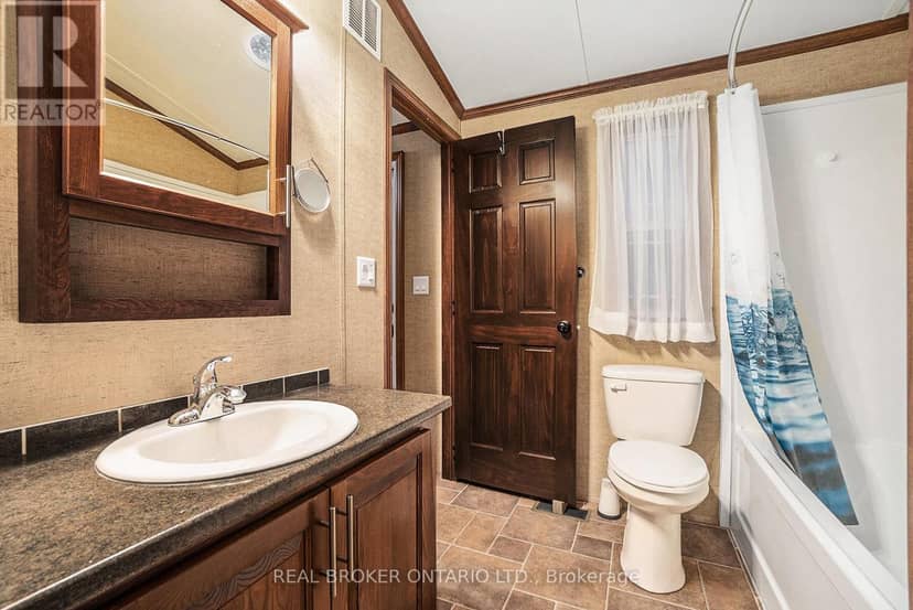 H10 - 240 Pinewood Park Road — photo 24 of 34