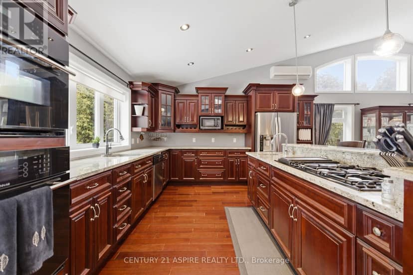 84 Pinewood Place — photo 11 of 40