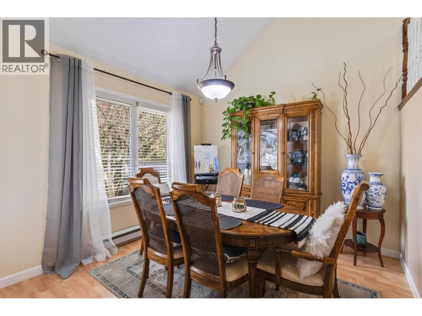 205 1518 BOWSER AVENUE, North Vancouver, photo 5