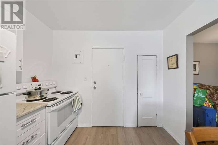 611-619 Laforest Avenue — photo 37 of 40