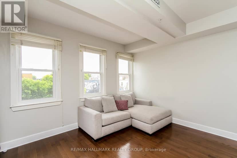 B307 - 124 Guigues Avenue — photo 4 of 16