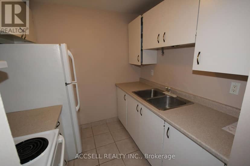 306 - 276 Merritt Avenue — photo 11 of 13