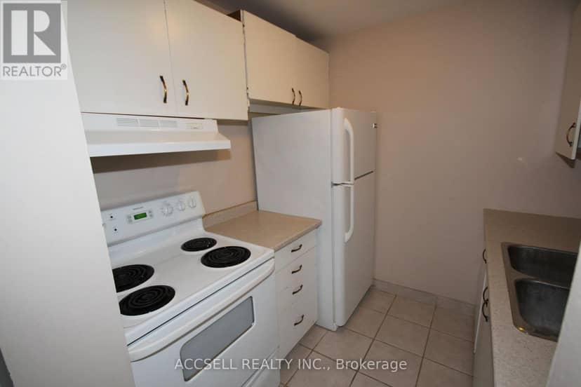 306 - 276 Merritt Avenue — photo 12 of 13