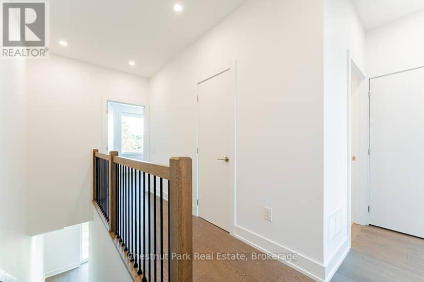 29 Rockmount Crescent — photo 17 of 40
