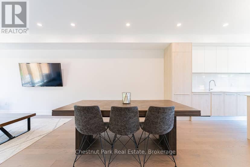29 Rockmount Crescent — photo 9 of 40
