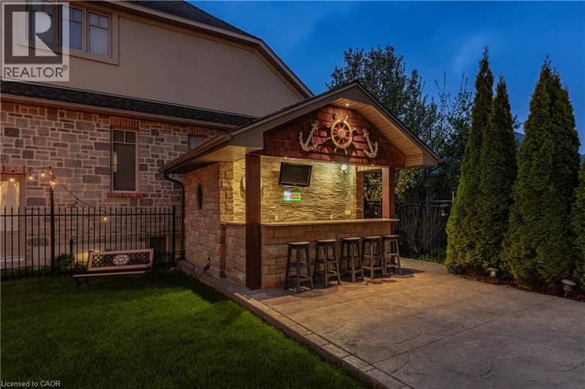 245 JOSEPH SCHOERG Crescent — photo 7 of 40