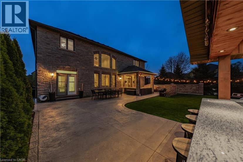 245 JOSEPH SCHOERG Crescent — photo 8 of 40