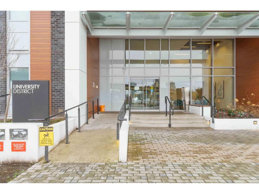 2310 13428 105 AVENUE, Surrey, photo 2