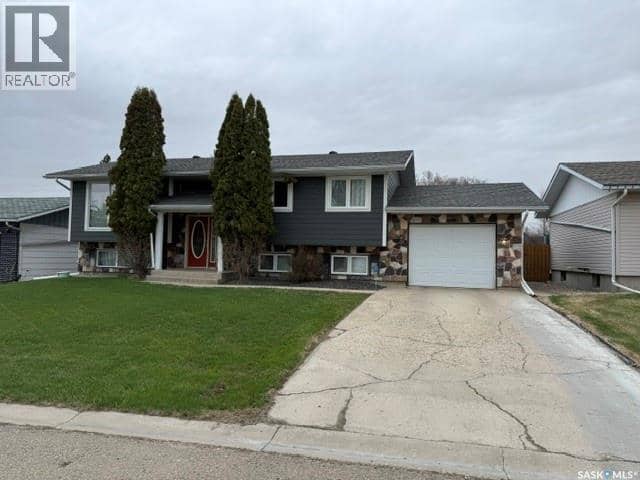 11 Banks CRESCENT, Kamsack, photo 2