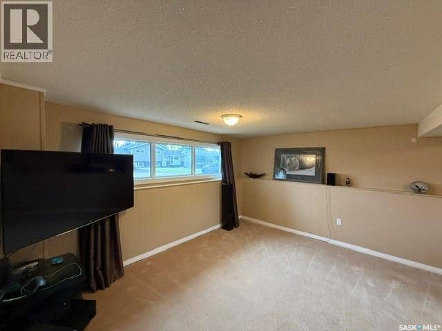 11 Banks CRESCENT — photo 20 of 27