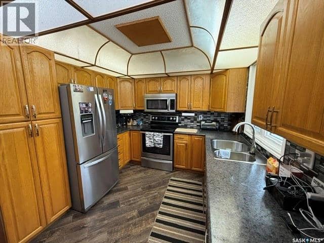 11 Banks CRESCENT — photo 9 of 27