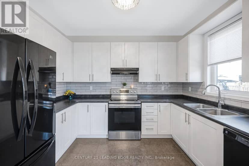 720 Fisher Street E — photo 10 of 40