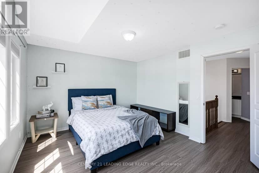720 Fisher Street E — photo 28 of 40