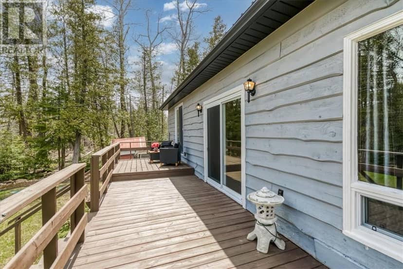 1137 Bay Estates Road S — photo 25 of 40