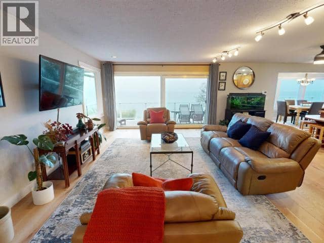 8745 PATRICIA ROAD, Powell River, photo 6