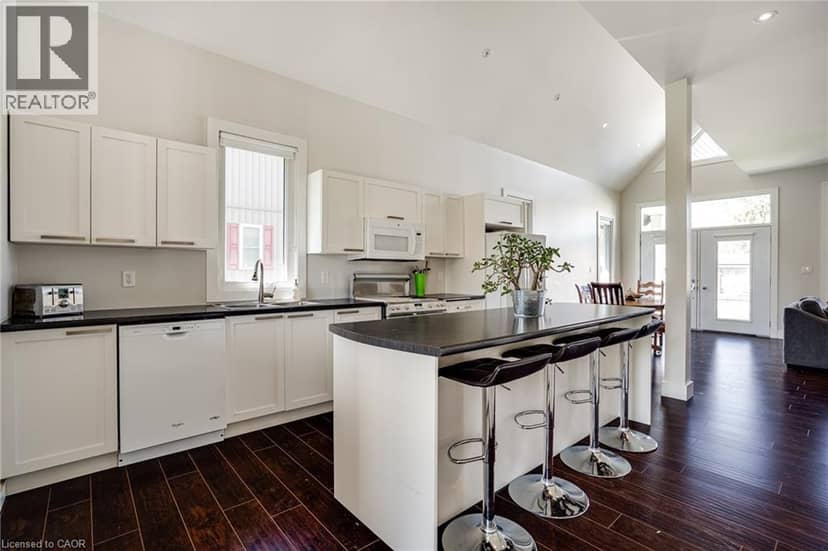 18 WALTER Street — photo 14 of 40