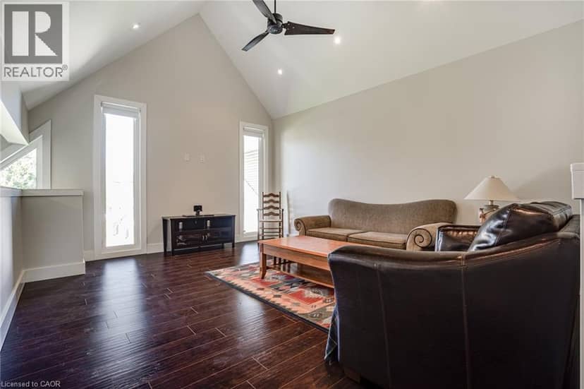18 WALTER Street — photo 25 of 40