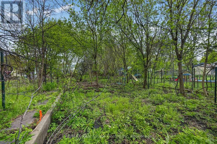 121 Elizabeth Street — photo 13 of 21