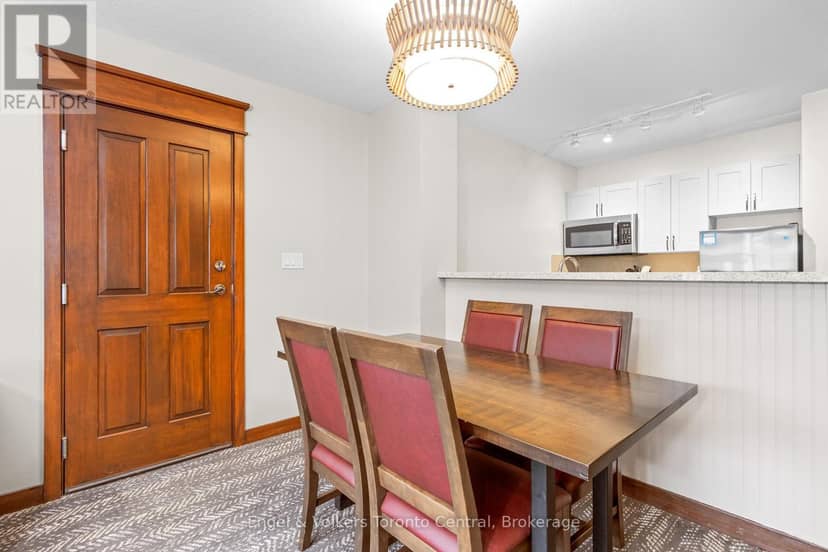 319 321 - 152 Jozo Weider Boulevard — photo 14 of 40