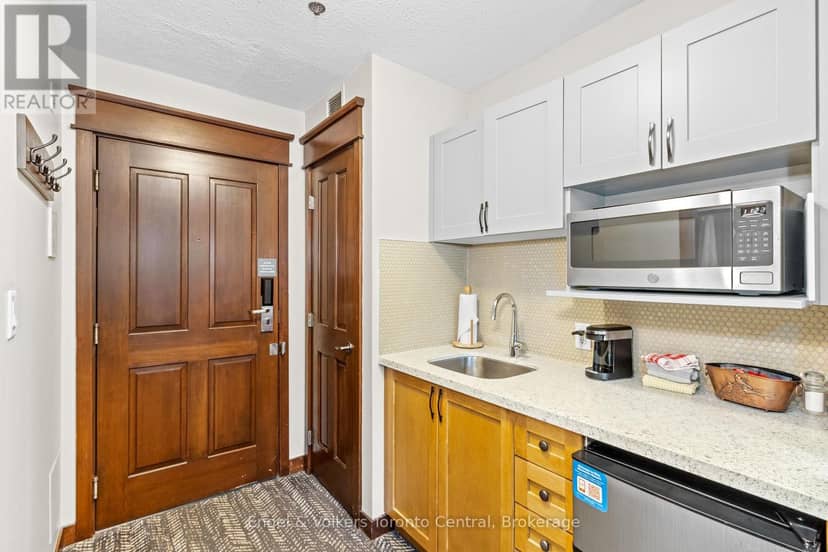 319 321 - 152 Jozo Weider Boulevard — photo 28 of 40