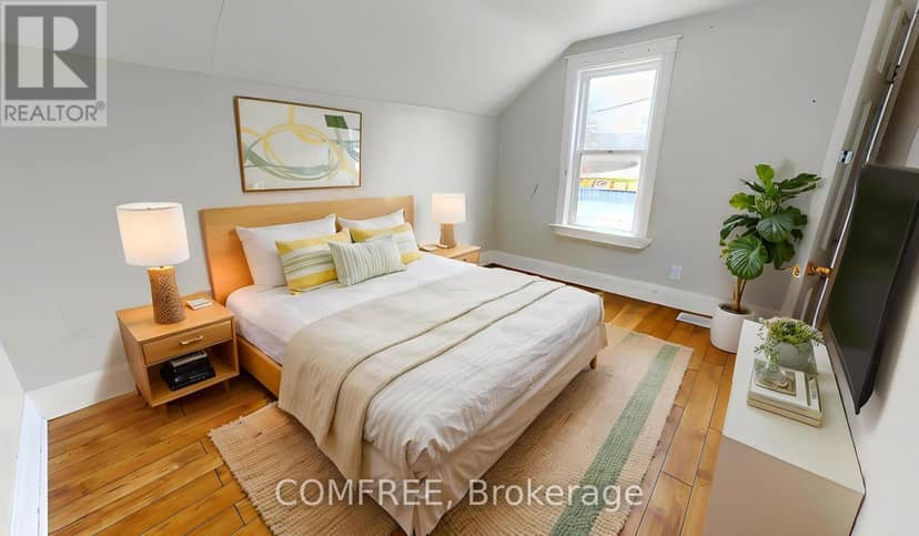 1405 King Street E — photo 16 of 26