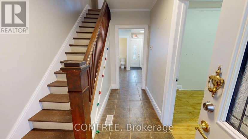 1405 King Street E — photo 24 of 26