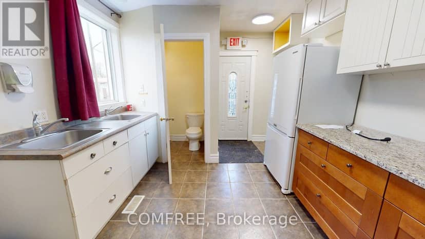 1405 King Street E — photo 6 of 26