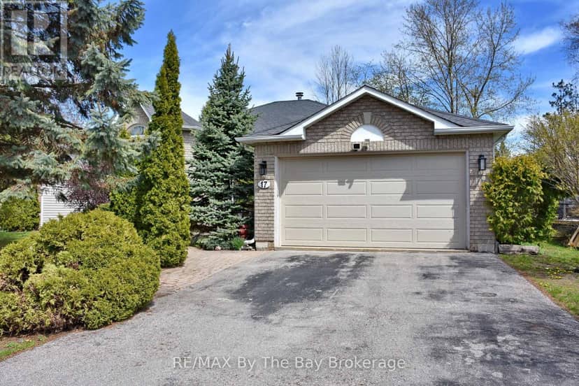 17 Acorn Crescent — photo 1 of 37