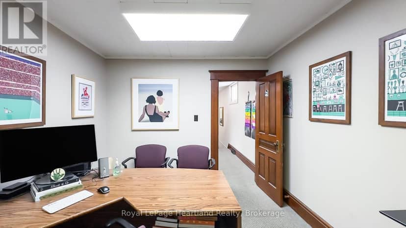 401 Queen Street — photo 11 of 40