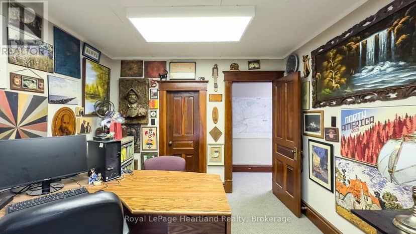 401 Queen Street — photo 14 of 40