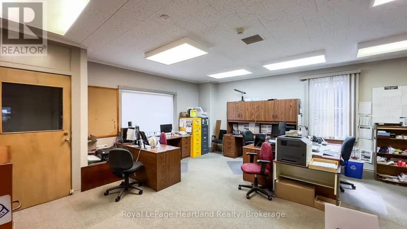 401 Queen Street — photo 15 of 40