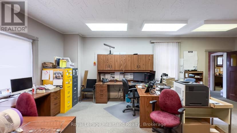 401 Queen Street — photo 18 of 40