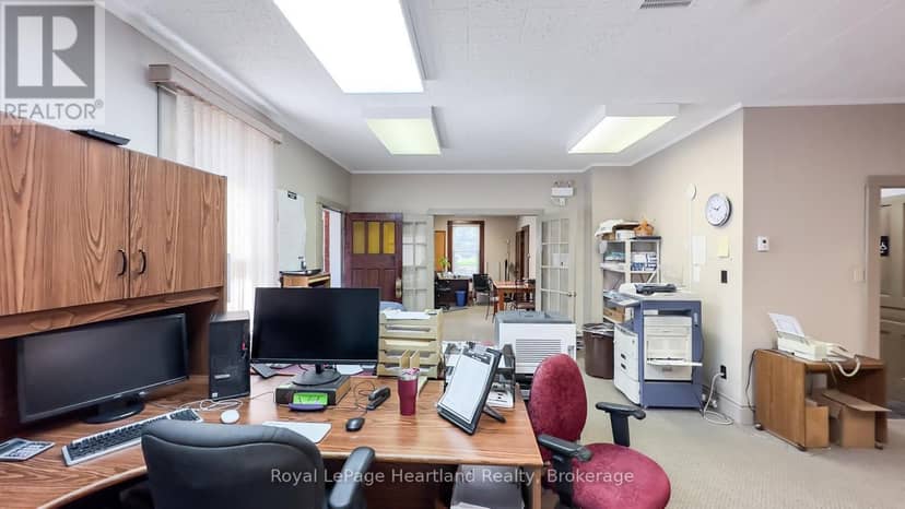 401 Queen Street — photo 19 of 40