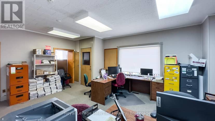401 Queen Street — photo 21 of 40