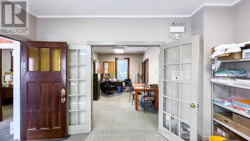 401 Queen Street — photo 22 of 40