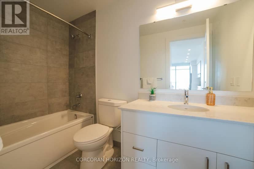 1701 - 15 Glebe Street S — photo 14 of 23