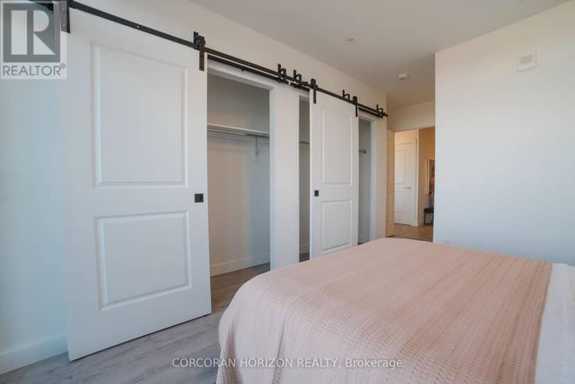 1701 - 15 Glebe Street S — photo 17 of 23